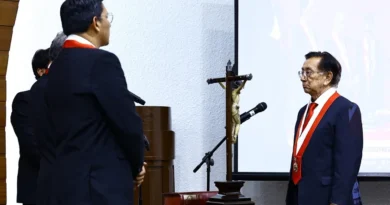 El octogenario izquierdista José María Balcázar es el nuevo presidente interino de Perú