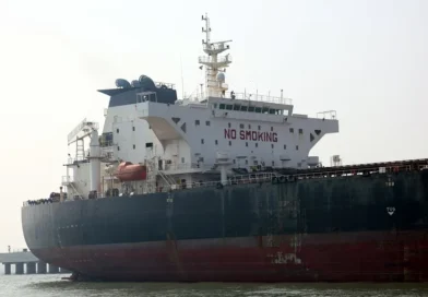 Una comisión parlamentaria iraní aprueba un proyecto de ley para cobrar peaje por pasar por Ormuz