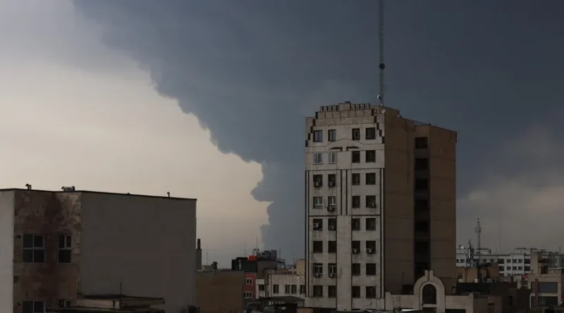 Israel lanza una nueva oleada de bombardeos contra «objetivos del régimen» en Teherán