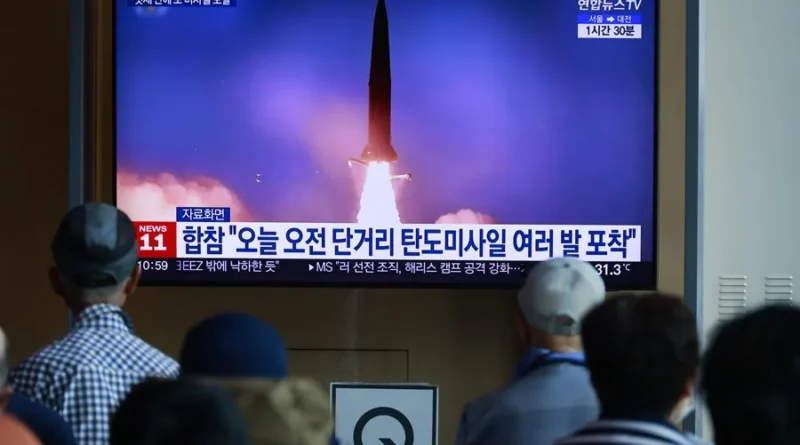 Corea del Norte reconoce varias pruebas de misiles, incluida una con bombas de racimo