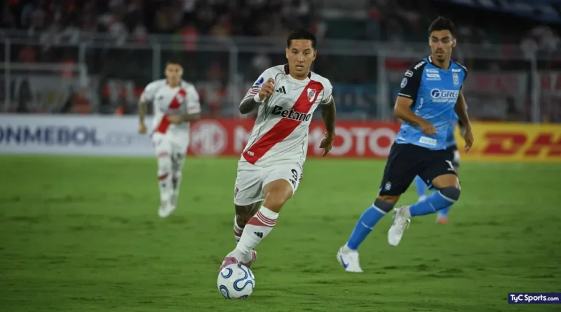 River jugó con diez hombres desde los cuatro minutos y empató 1-1 ante Blooming por la Copa Sudamericana