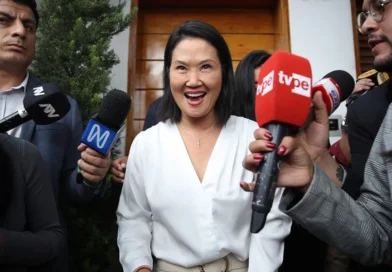 Fujimori vuelve a situarse por delante de Sánchez en la recta final del escrutinio en Perú