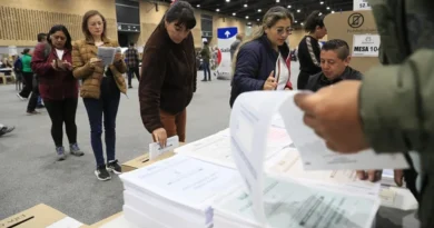 Los colombianos van a la segunda vuelta presidencial más divididos que nunca