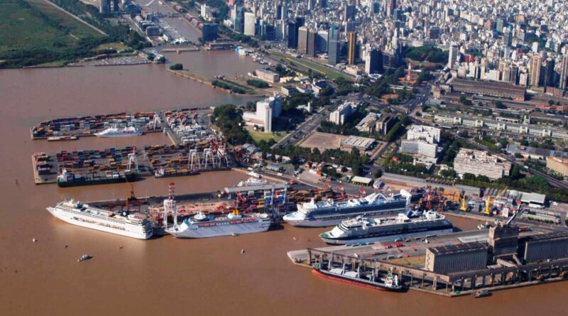 Paro en los puertos: intimaron a 536 pilotos de buques a reanudar el servicio