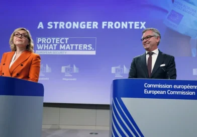 La Comisión Europea propone reforzar el poder de Frontex y digitalizar el retorno de migrantes
